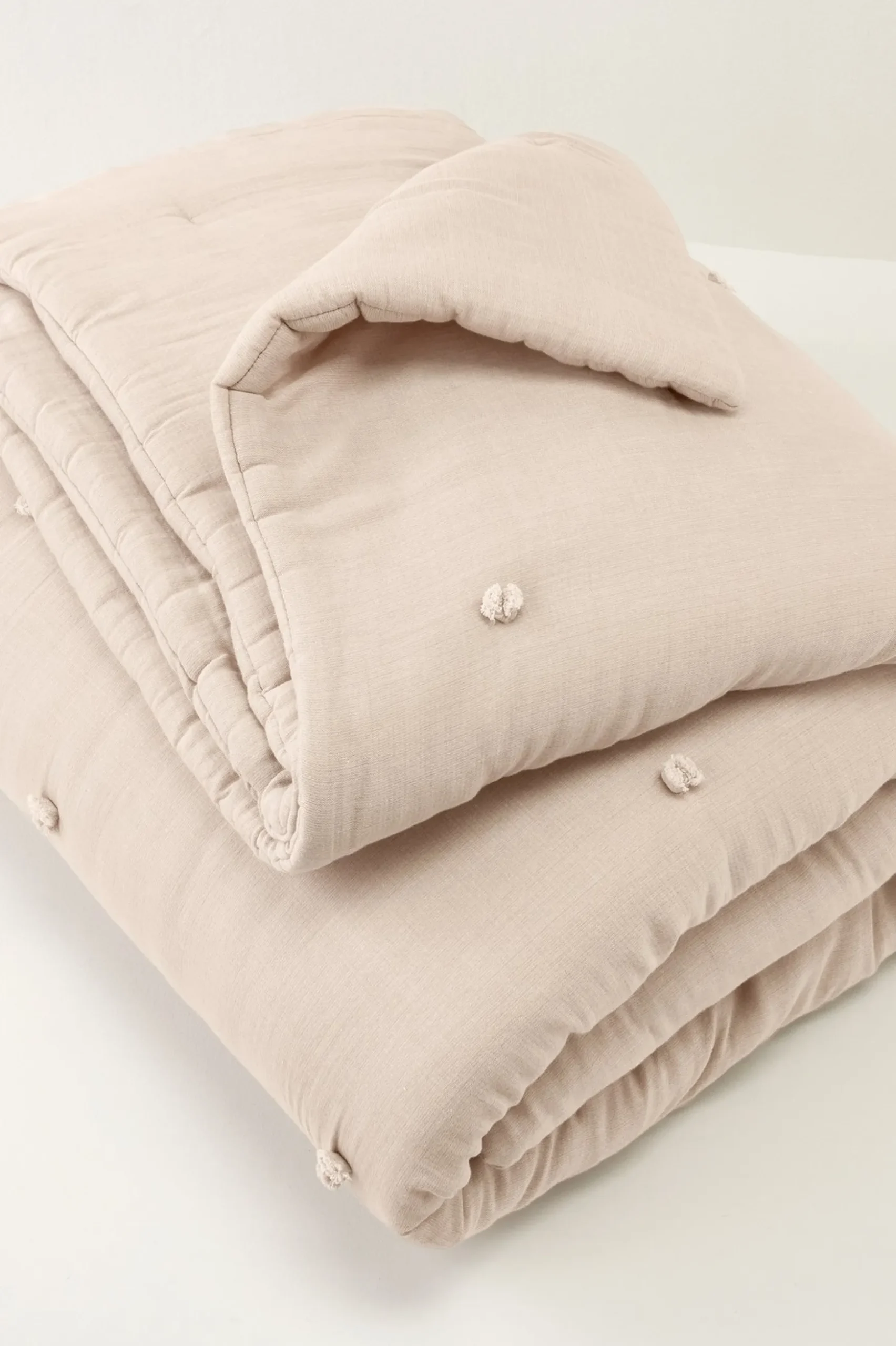 Harlow Tufted Comforter