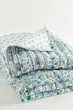 Margo Iris Reversible Printed Quilt